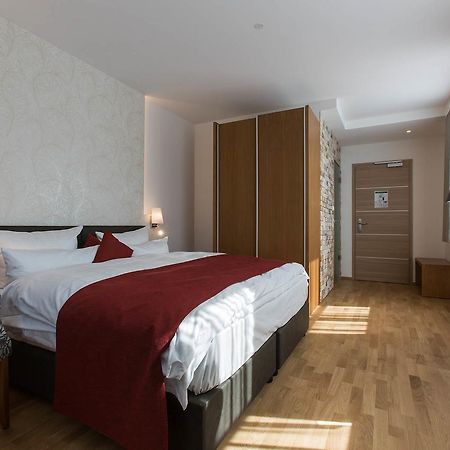 Hotel Am Schrannenplatz Memmingen Bagian luar foto