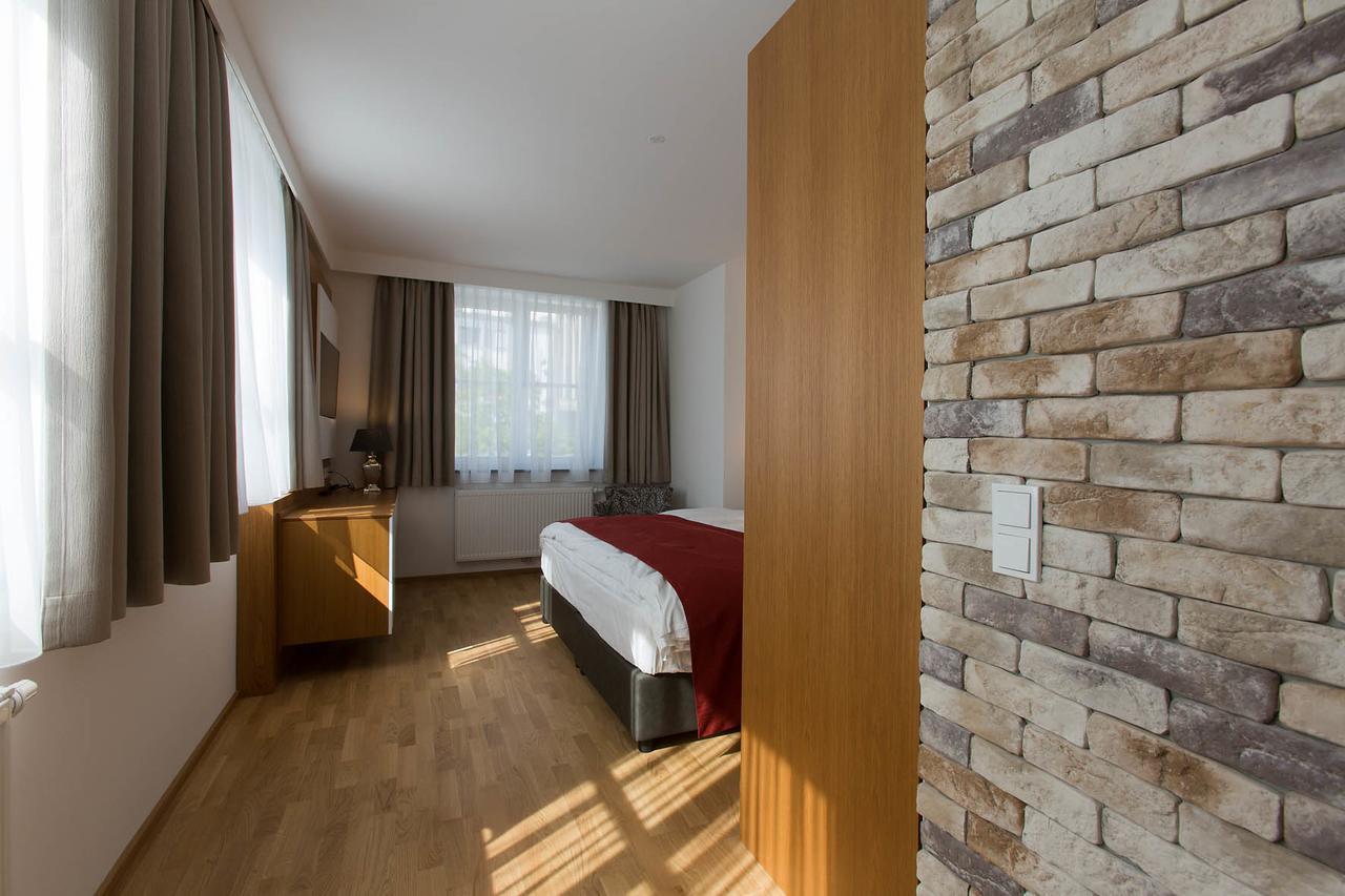 Hotel Am Schrannenplatz Memmingen Bagian luar foto