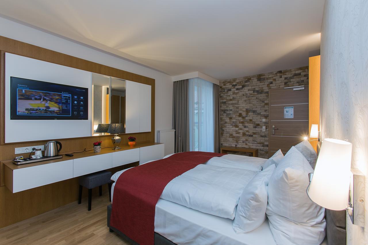 Hotel Am Schrannenplatz Memmingen Bagian luar foto