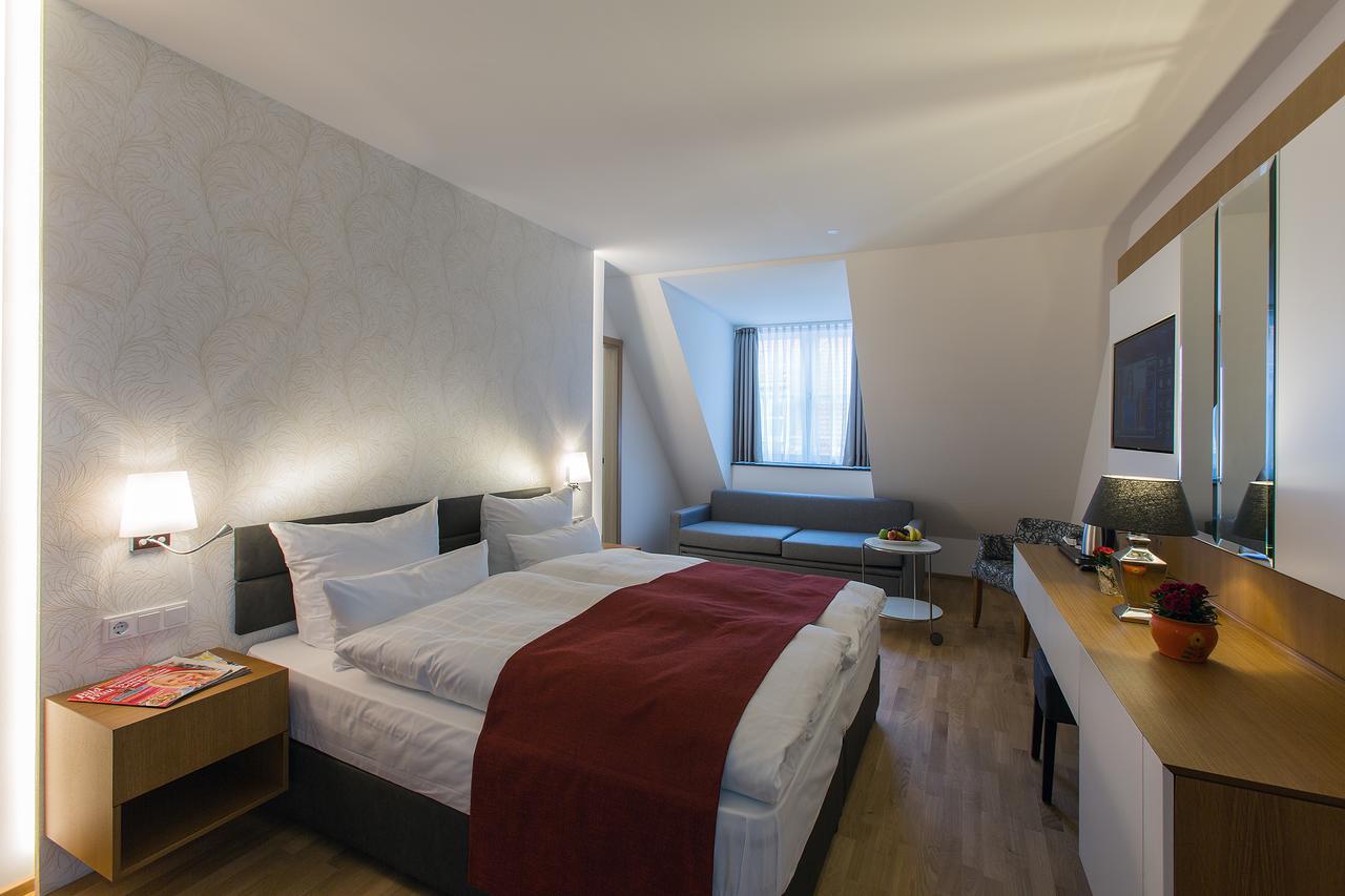 Hotel Am Schrannenplatz Memmingen Bagian luar foto
