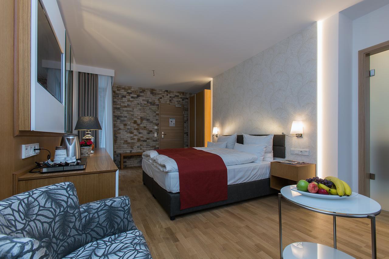 Hotel Am Schrannenplatz Memmingen Bagian luar foto